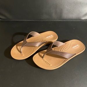 Okabashi flip flop sandals.  Size S